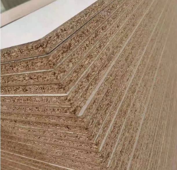 深度对比：南阳颗粒板 vs. 多层板，谁是居家“优等生”？